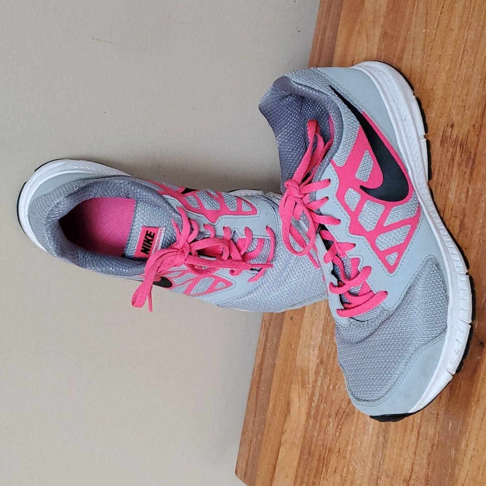 Nike Downshifters Size 7 Youth Grey and Neon Pink Sneakers
